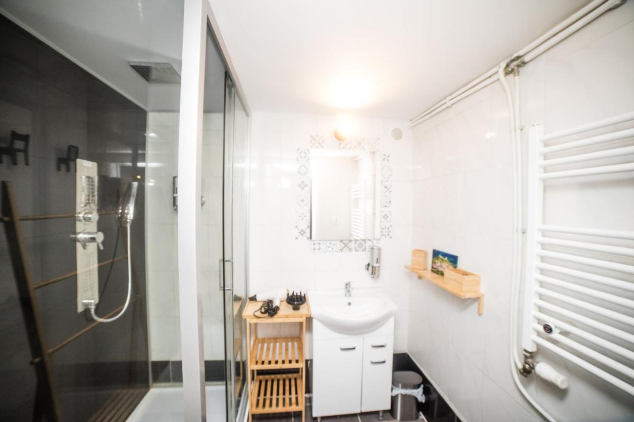 City Centre Hidden Gem! Apartment For Up To 3 People Bruxelas Exterior foto