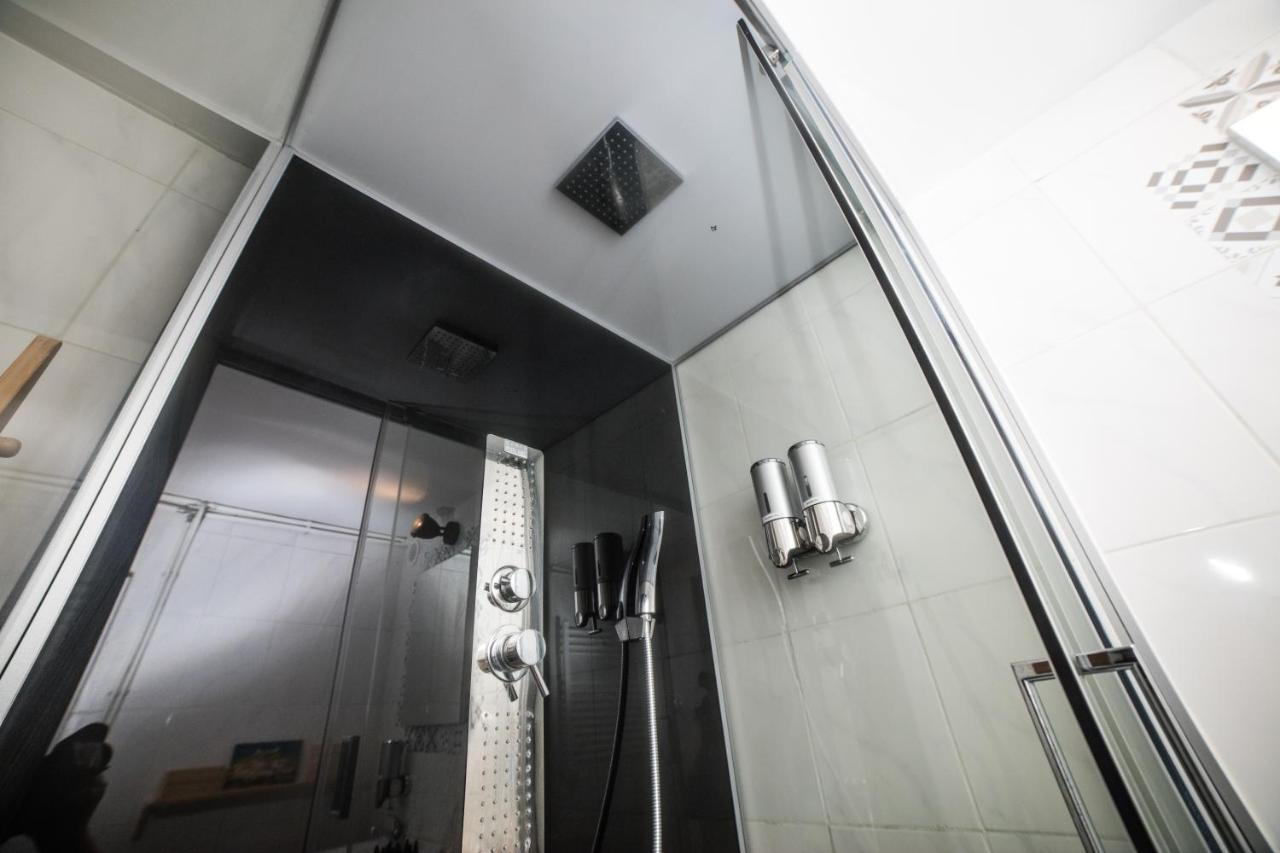 City Centre Hidden Gem! Apartment For Up To 3 People Bruxelas Exterior foto