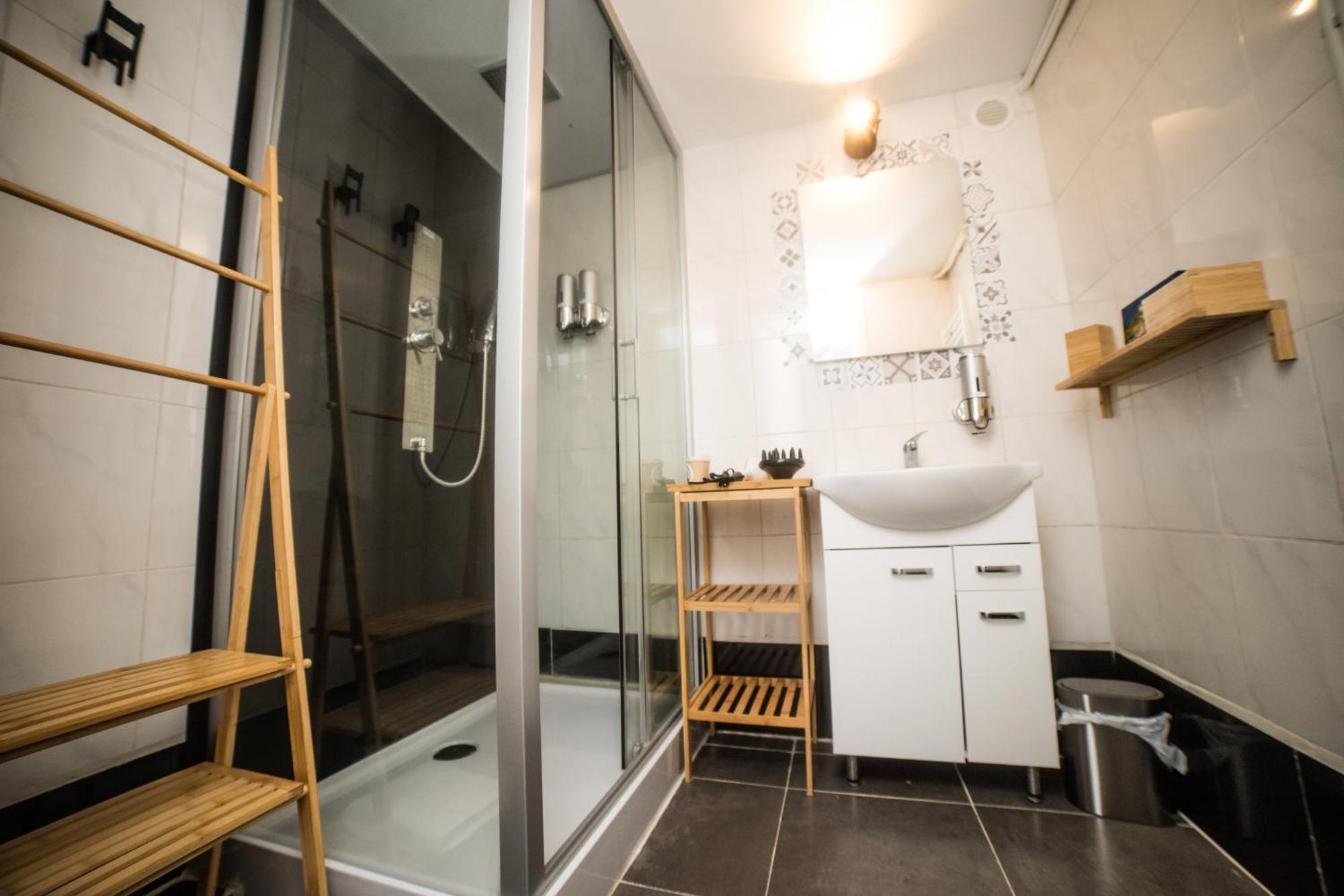 City Centre Hidden Gem! Apartment For Up To 3 People Bruxelas Exterior foto